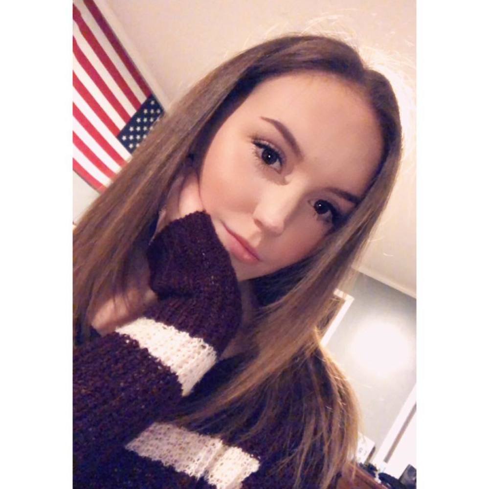 Meet your Posher, Adrianna